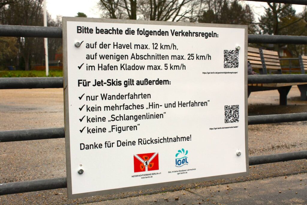 Schild an der Kladower Slipanlage